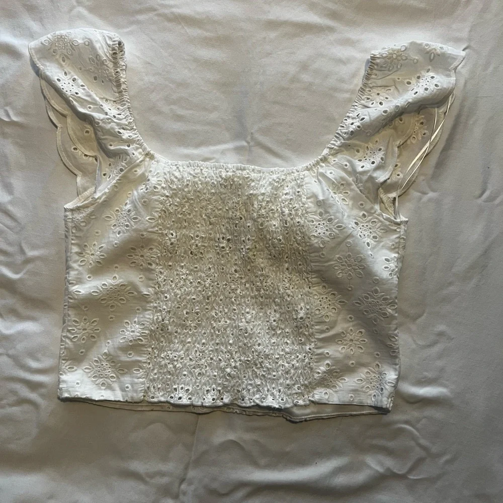 Urban Romantics Cropped White Eyelet Women's Top - Picture 4 of 6